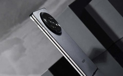 整机对比上代减薄24%! OPPO Find N5全面评测