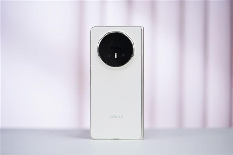 AI赋能+全面互联互通! 荣耀Magic V5手机首发评测
