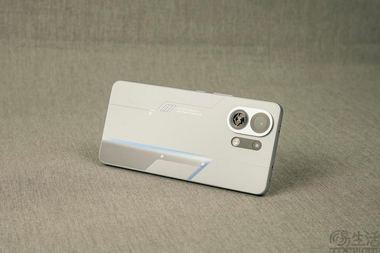 两千价位档唯一主动散热的手机! OPPO K13 Turbo Pro首发评测