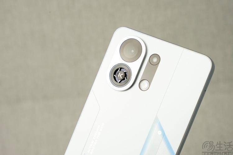 两千价位档唯一主动散热的手机! OPPO K13 Turbo Pro首发评测