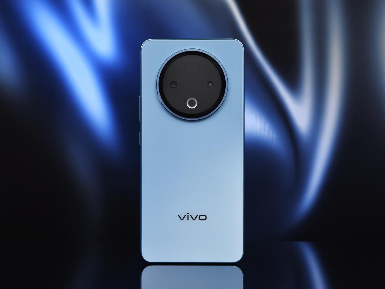 长续航且耐用的小钢炮! vivo Y500手机全面评测