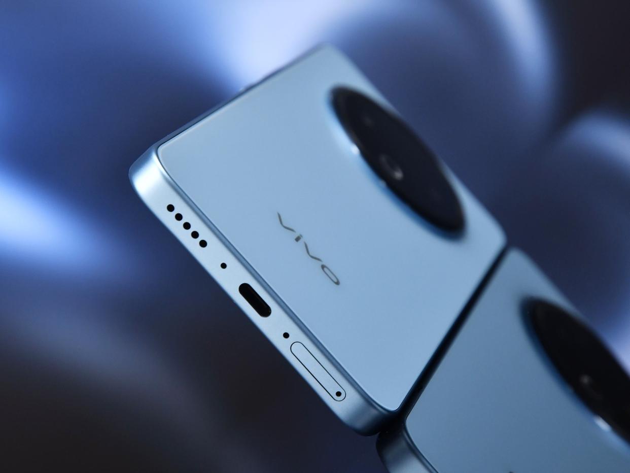 长续航且耐用的小钢炮! vivo Y500手机全面评测