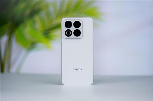 首款航母联名手机! 魅族22首发评测