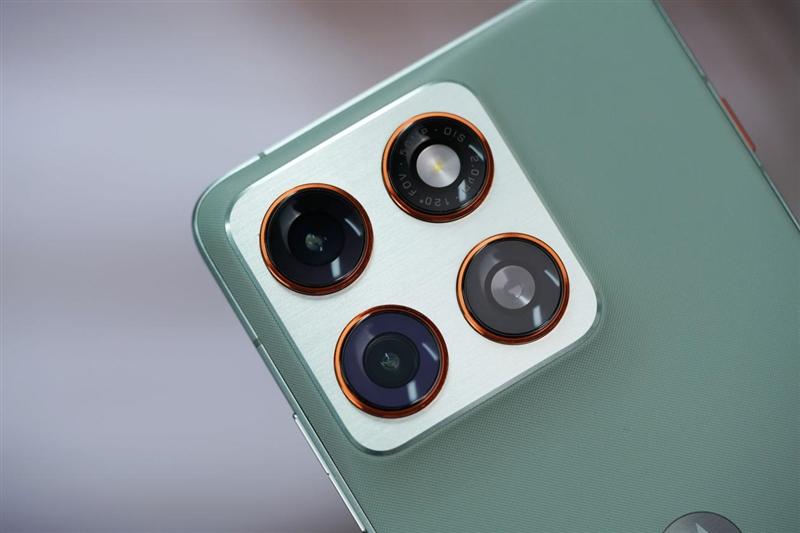 5.99mm还支持插卡! 联想moto X70 Air手机评测