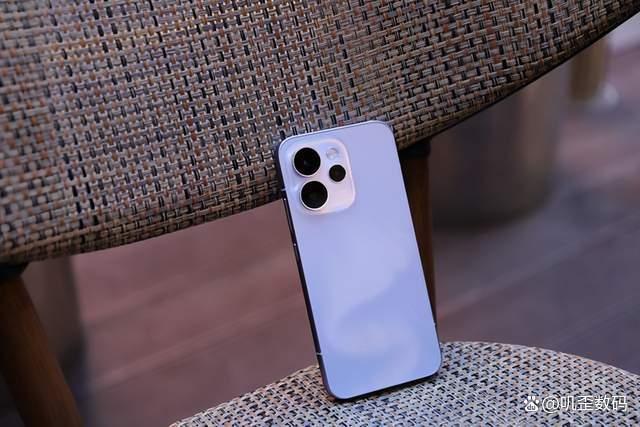6.3英寸+6000mAh续航怪兽! OPPO Reno15手机全面测评