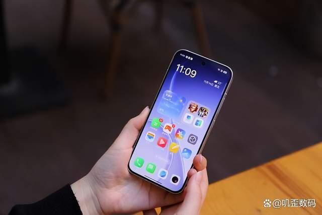 6.3英寸+6000mAh续航怪兽! OPPO Reno15手机全面测评