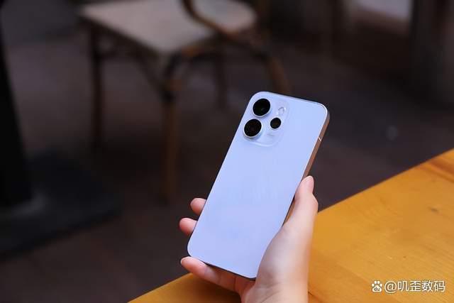 6.3英寸+6000mAh续航怪兽! OPPO Reno15手机全面测评
