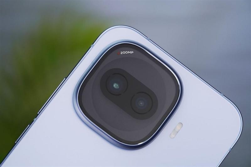第五代骁龙8+Q2独显! iQOO Z11 Turbo手机首发评测