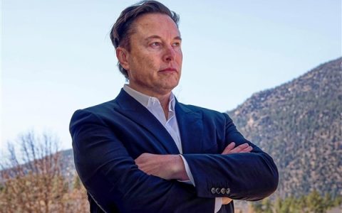 一年账面增收 3200 亿美元，净资产 8230 亿，42% SpaceX 股权是财富核心