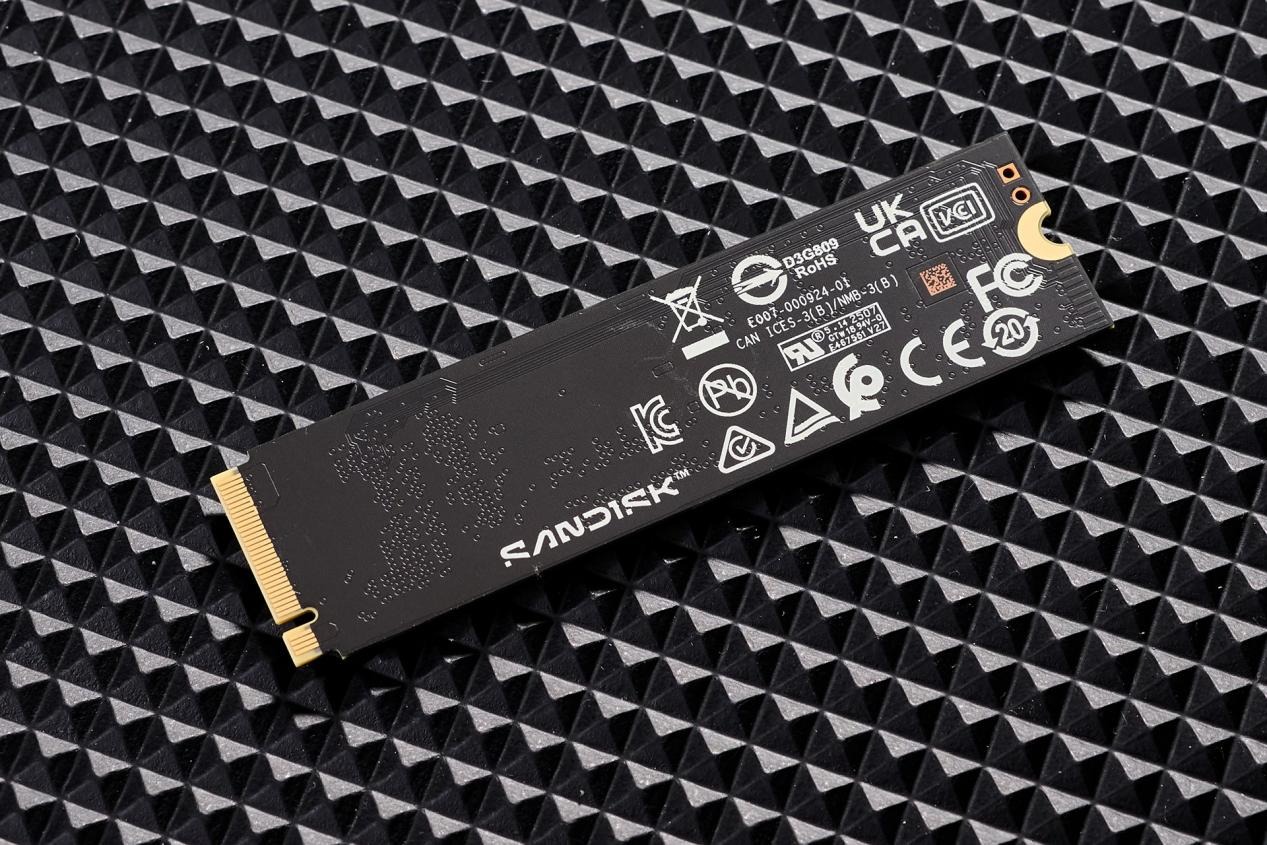 闪迪WD?BLACK SN8100 NVMe PCIe Gen5固态硬盘评测:打开性能狂潮的大门
