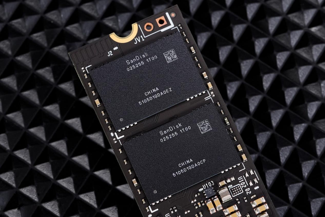 闪迪WD?BLACK SN8100 NVMe PCIe Gen5固态硬盘评测:打开性能狂潮的大门