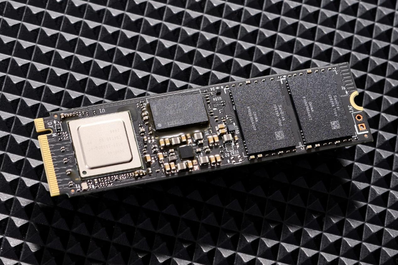 闪迪WD?BLACK SN8100 NVMe PCIe Gen5固态硬盘评测:打开性能狂潮的大门