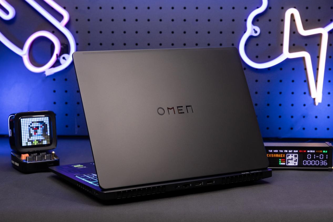 OMEN暗影精灵MAX大师模式实测:解锁250W满功耗,游戏性能终极优化指南