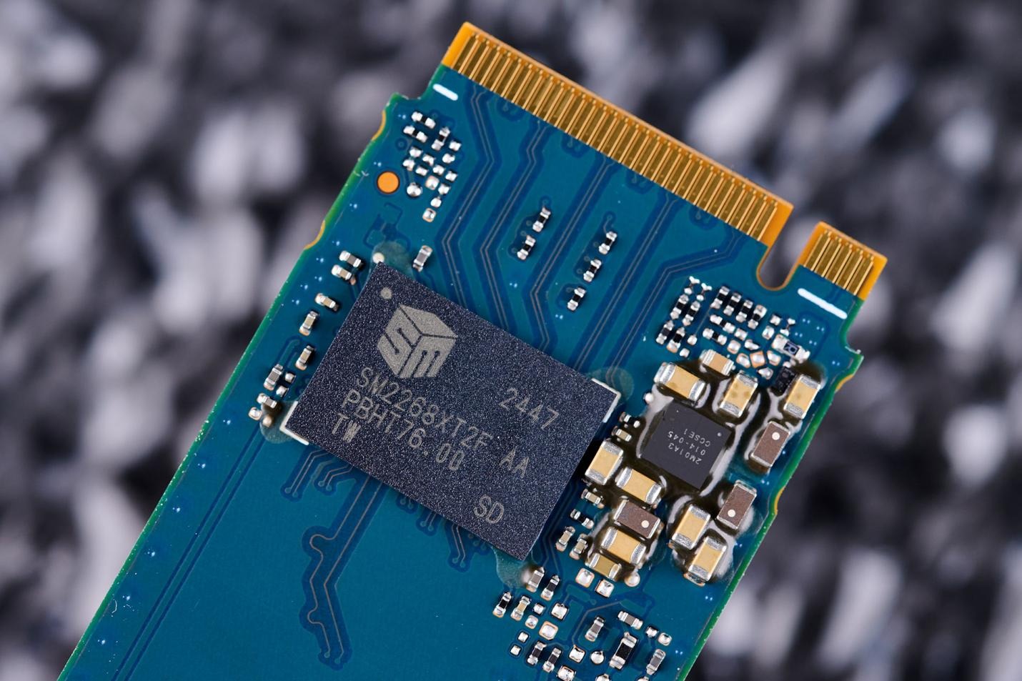 QLC闪存的性能新标杆?铠侠EXCERIA BASIC NVMe SSD 1TB 深度评测