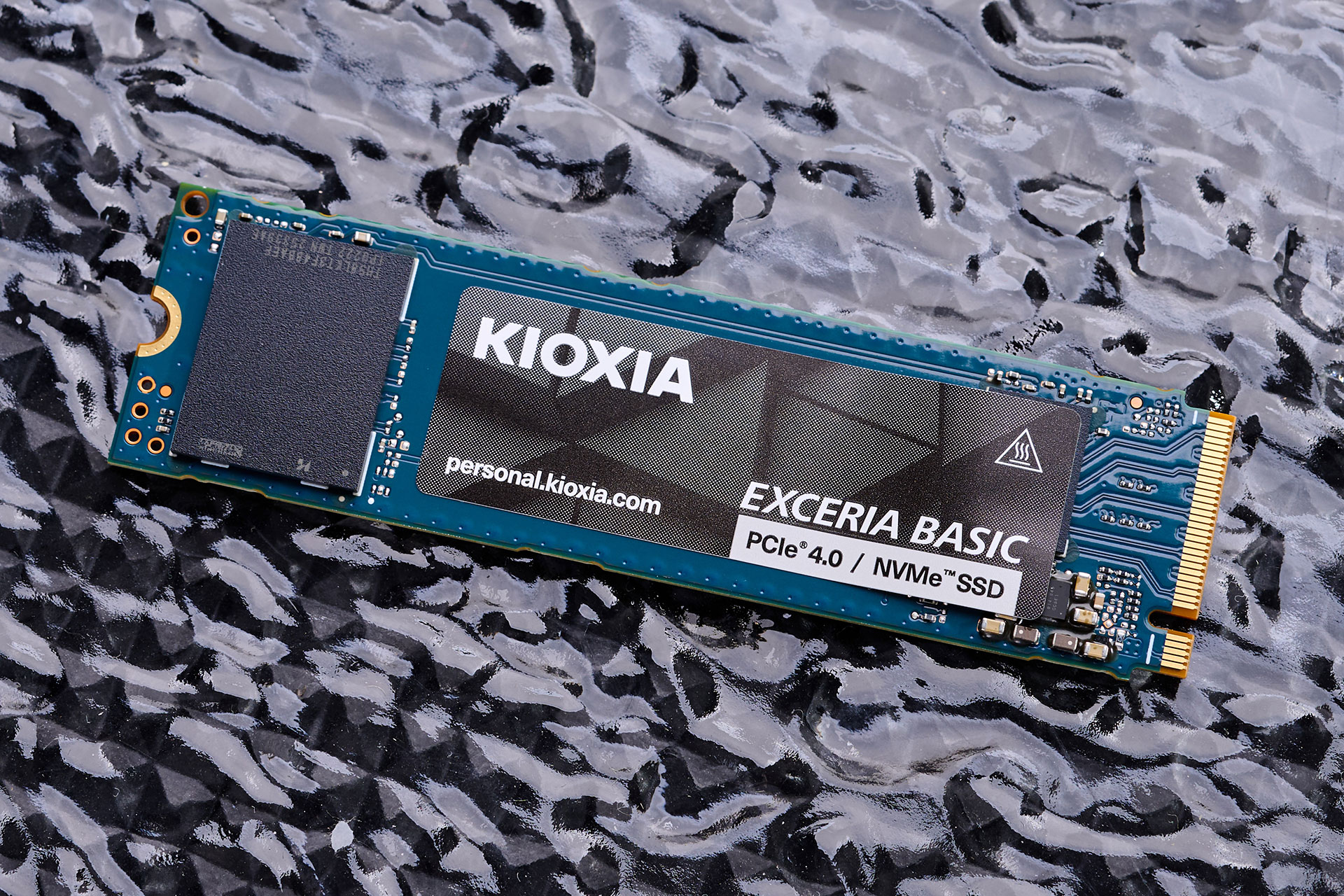QLC闪存的性能新标杆?铠侠EXCERIA BASIC NVMe SSD 1TB 深度评测