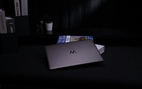 波点艺术键盘！去同质化设计的WIKO Hi MateBook 14评测