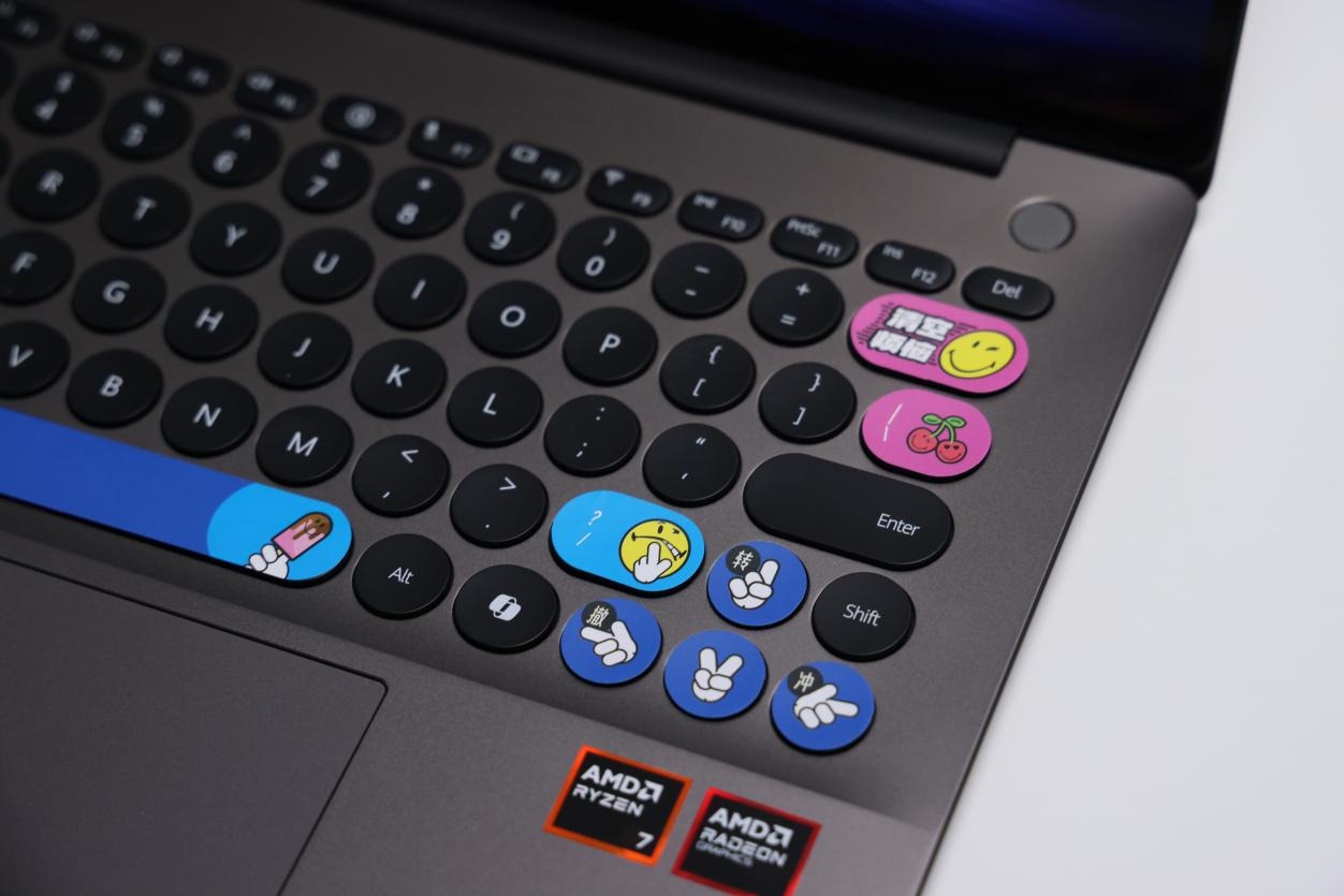 波点艺术键盘!去同质化设计的WIKO Hi MateBook 14评测