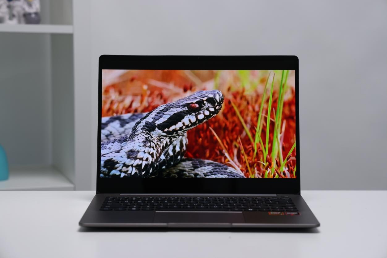 波点艺术键盘!去同质化设计的WIKO Hi MateBook 14评测