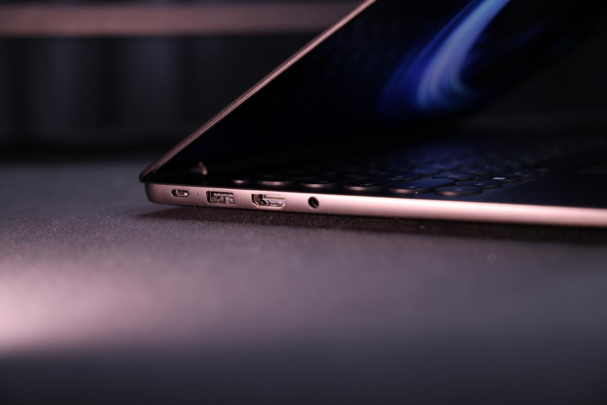 波点艺术键盘!去同质化设计的WIKO Hi MateBook 14评测
