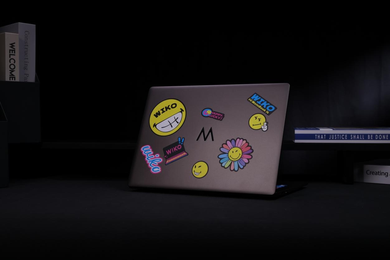 波点艺术键盘!去同质化设计的WIKO Hi MateBook 14评测