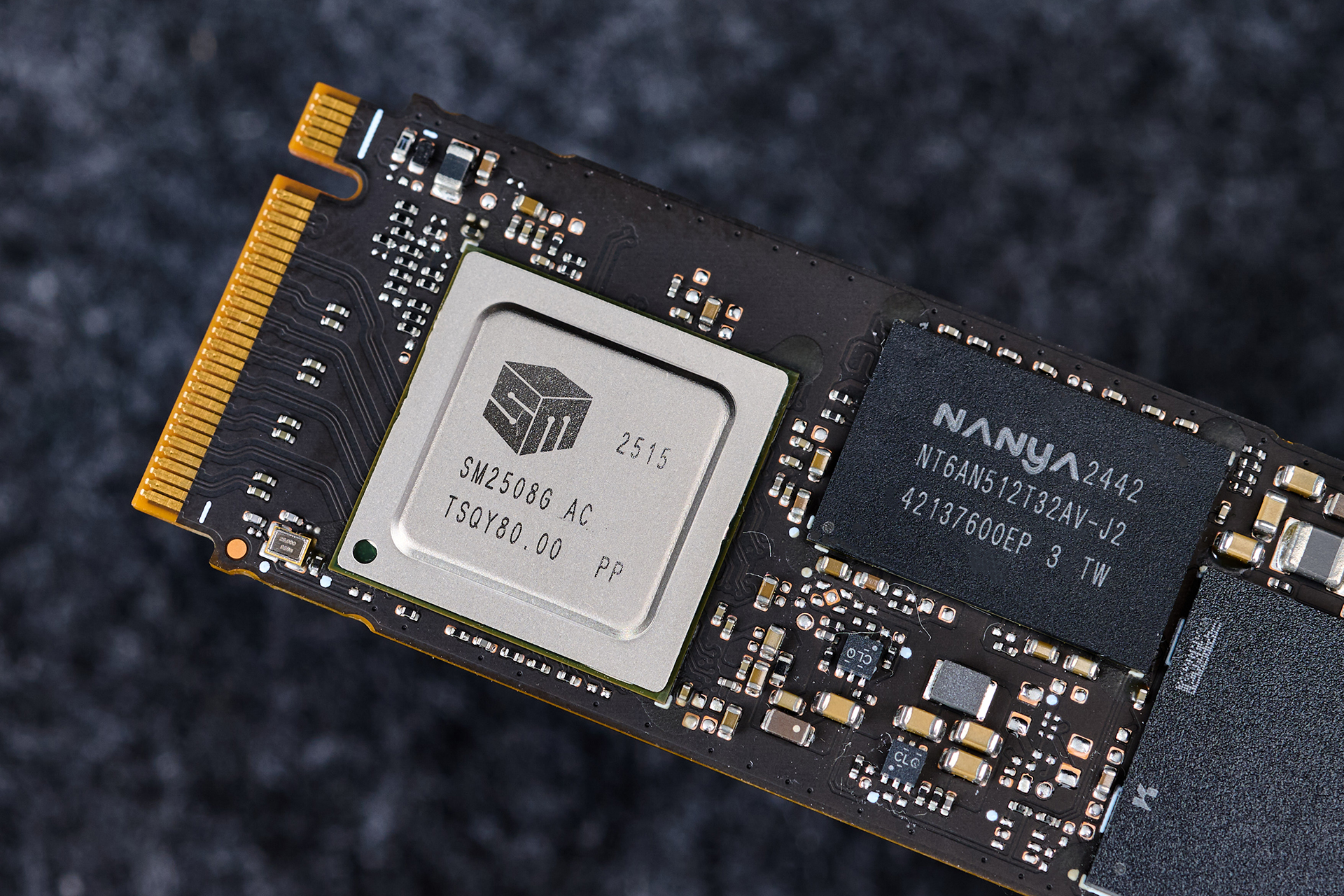 铠侠 EXCERIA PRO G2 VE10 NVMe™ 固态硬盘首测:定义PCIe 5.0旗舰性能新标杆