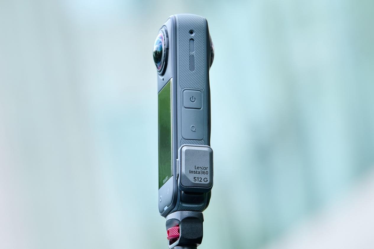 5.4克吞吐512GB!影石闪传伴侣:硬核存储的极致进化