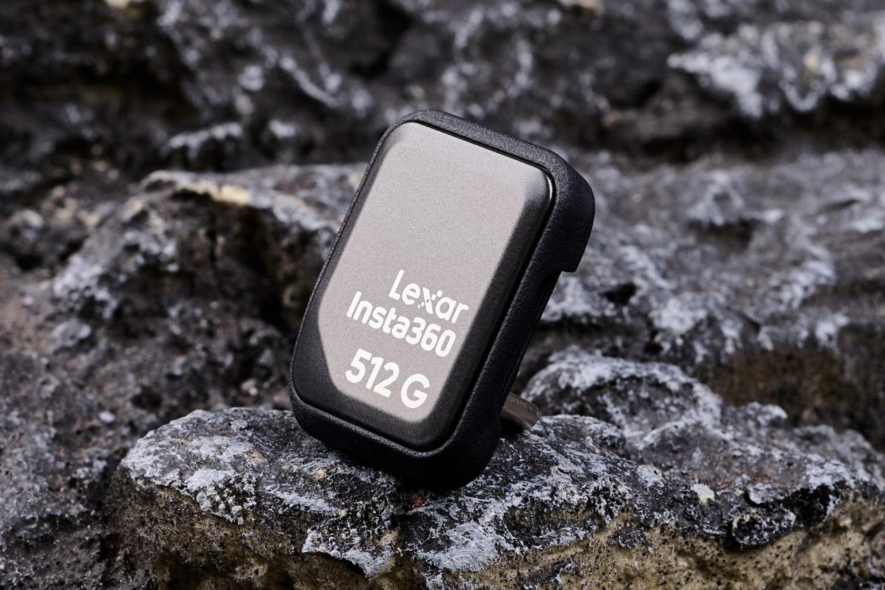 5.4克吞吐512GB!影石闪传伴侣:硬核存储的极致进化