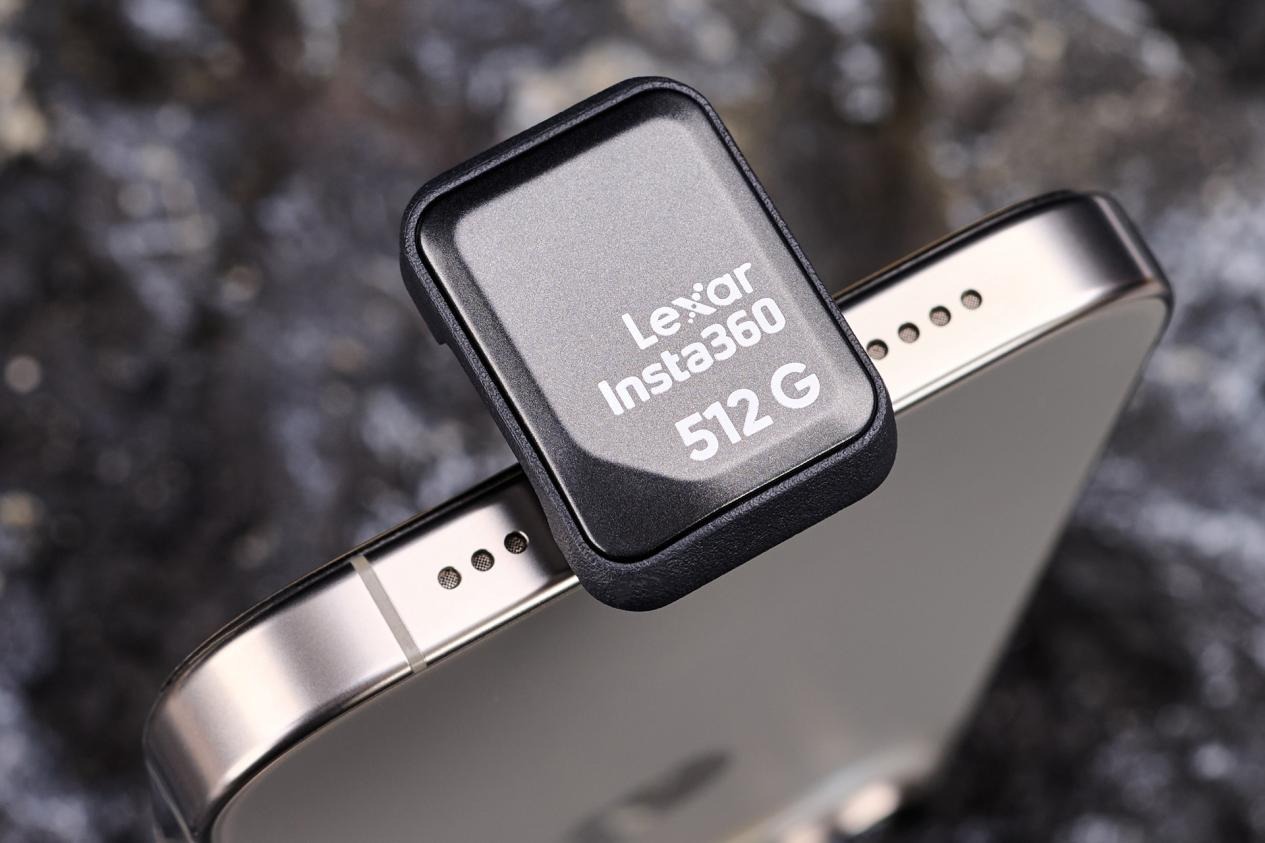 5.4克吞吐512GB!影石闪传伴侣:硬核存储的极致进化