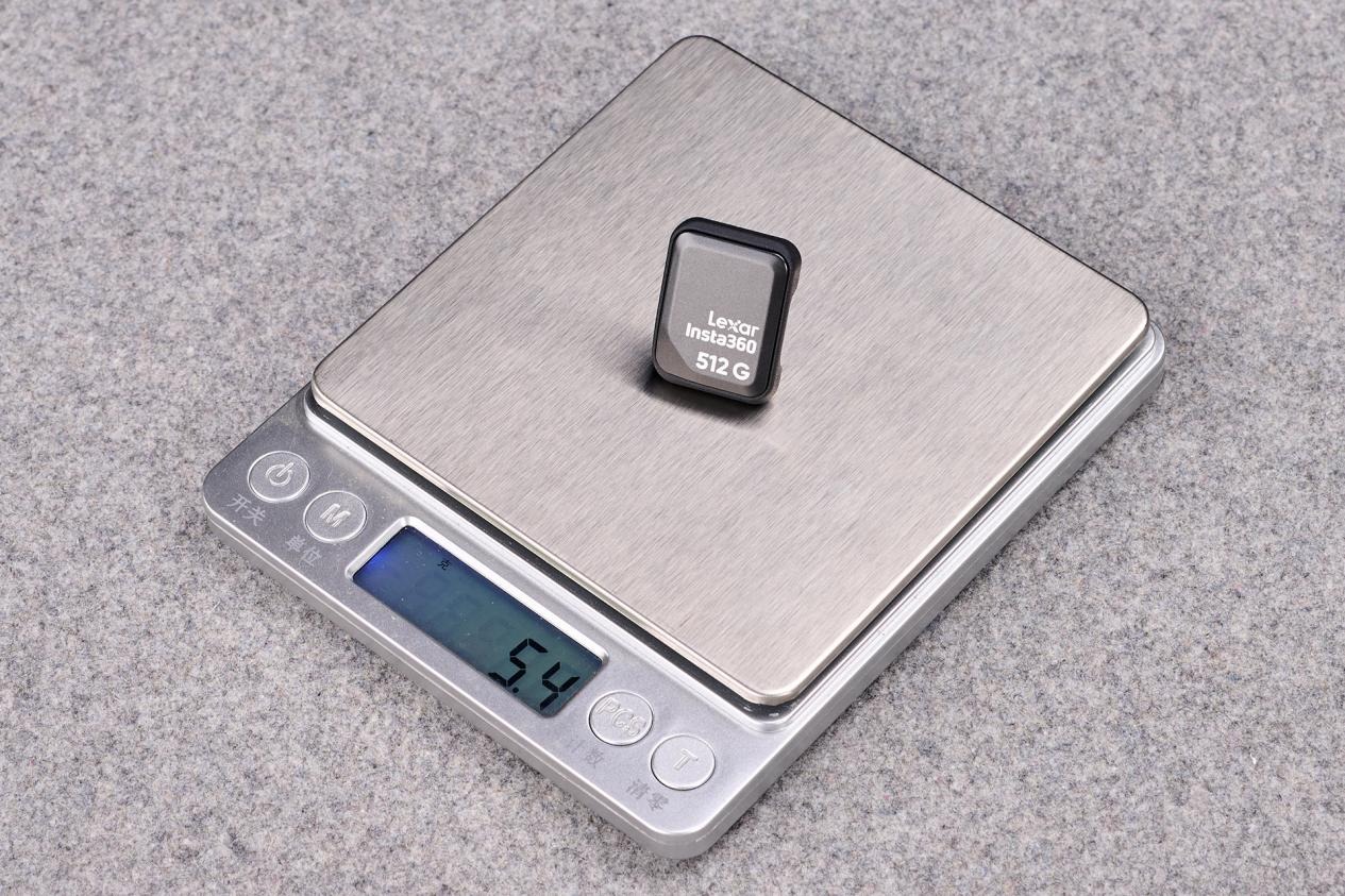 5.4克吞吐512GB!影石闪传伴侣:硬核存储的极致进化