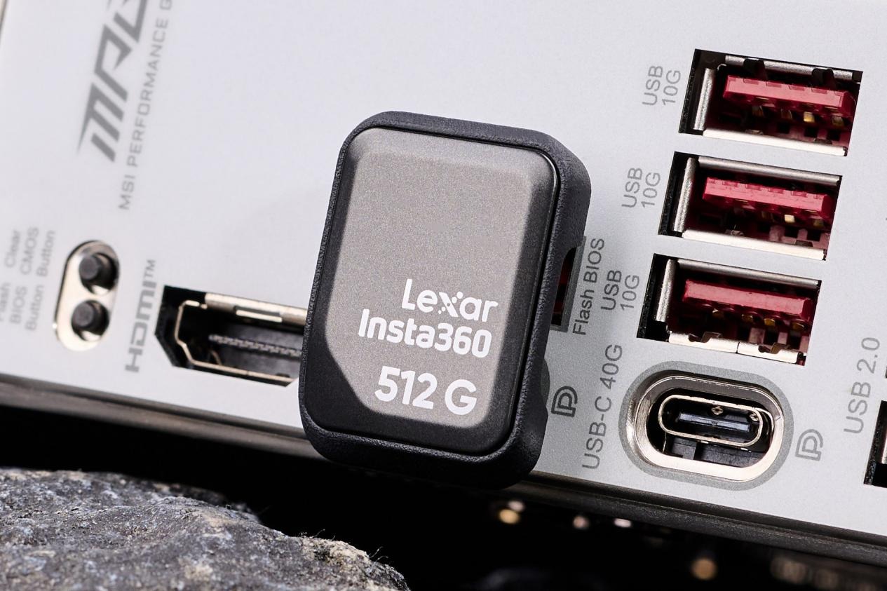 5.4克吞吐512GB!影石闪传伴侣:硬核存储的极致进化