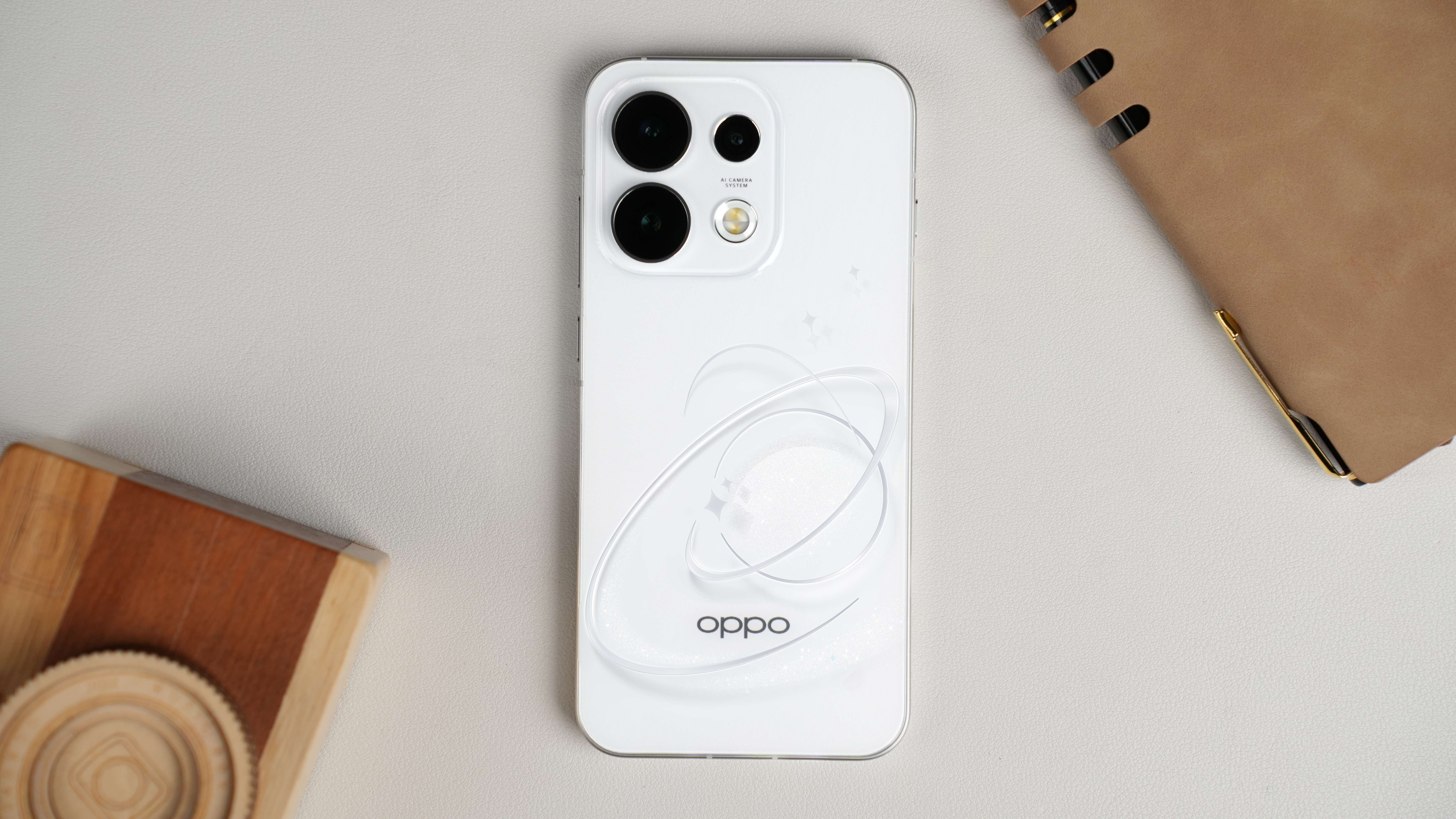 真浮了!OPPO Reno16拒绝平面平庸,打造能随身携带的艺术品!