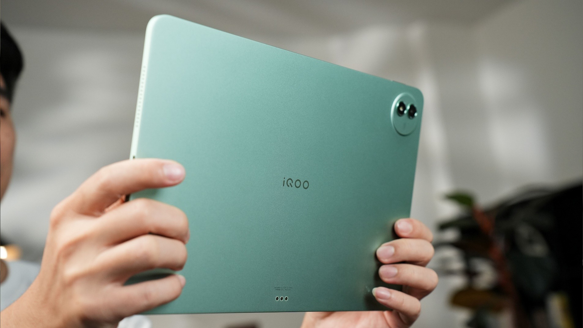 4K巨幕“吃掉”满血性能:iQOO Pad6 Pro引领平板手游4K时代!