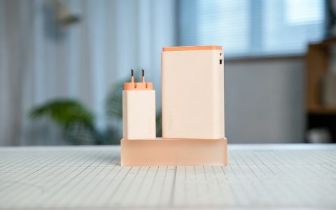 假期行李箱里一定要有它！OPPO超级闪充两件套，出门告别电量焦虑