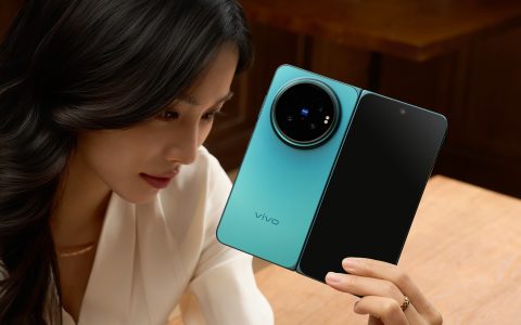 折叠屏多任务的最优解？vivo X Fold6 独家「原子工作台」+ AI全面评测
