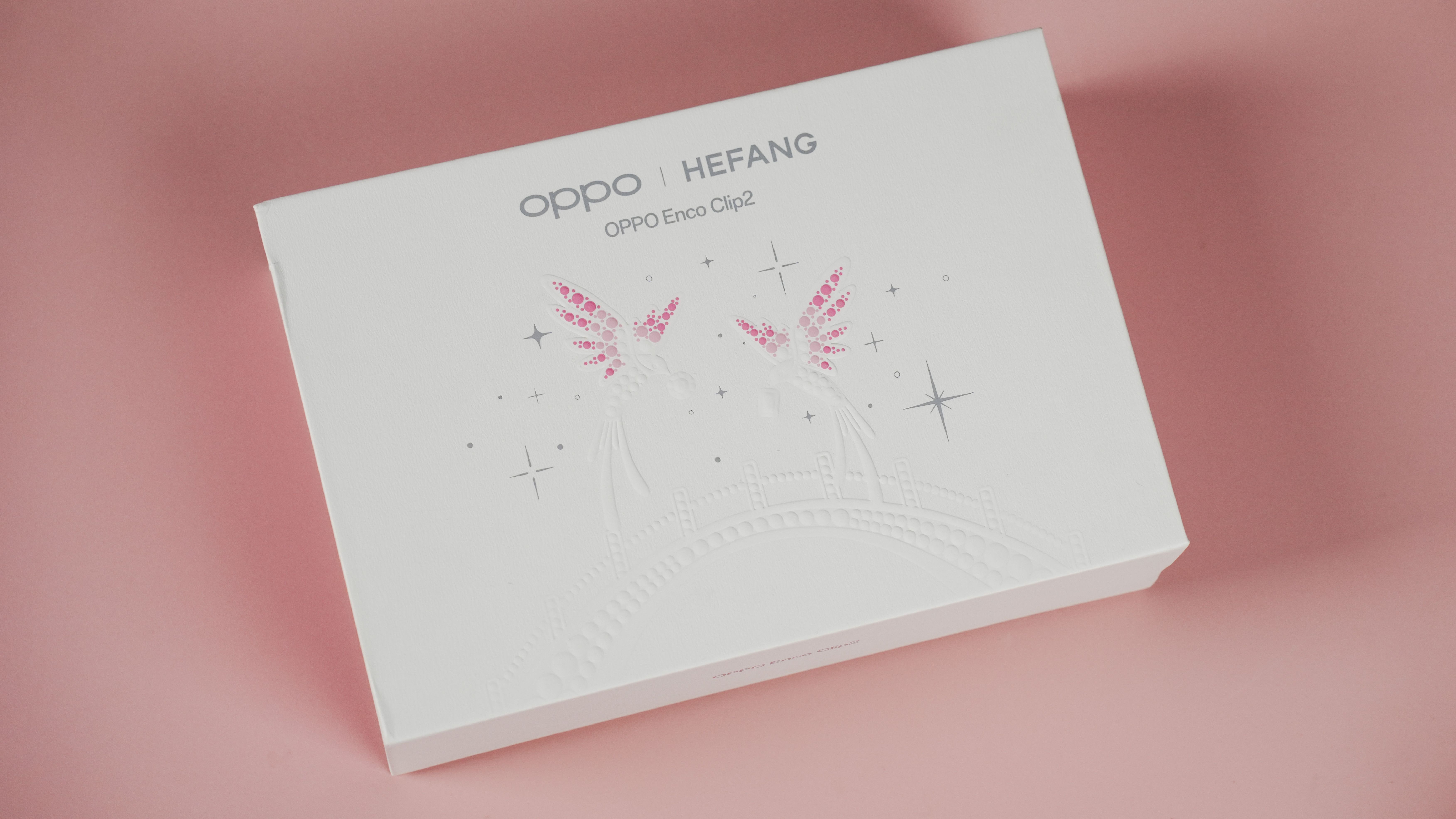 OPPO Enco Clip2晨雾白简评:珠宝灵感婉转耳边,七夕灵鹊落在耳畔