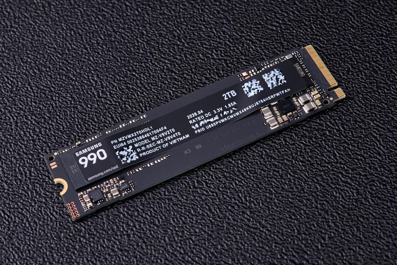 三星990 PCIe 4.0固态硬盘评测:能效狂飙的性能甜点