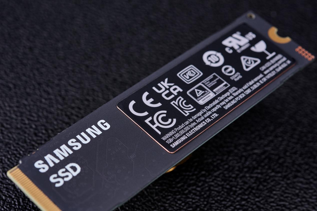 三星990 PCIe 4.0固态硬盘评测:能效狂飙的性能甜点